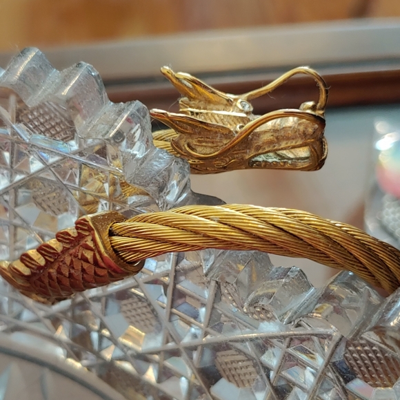 🚫SOLD🚫 Dragon Bracelet Gold Plated - Picture 2 of 12